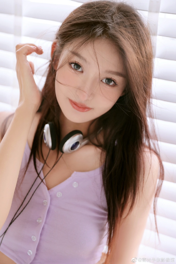 谢贤前女友CoCo账号头像变黑引发网友感慨