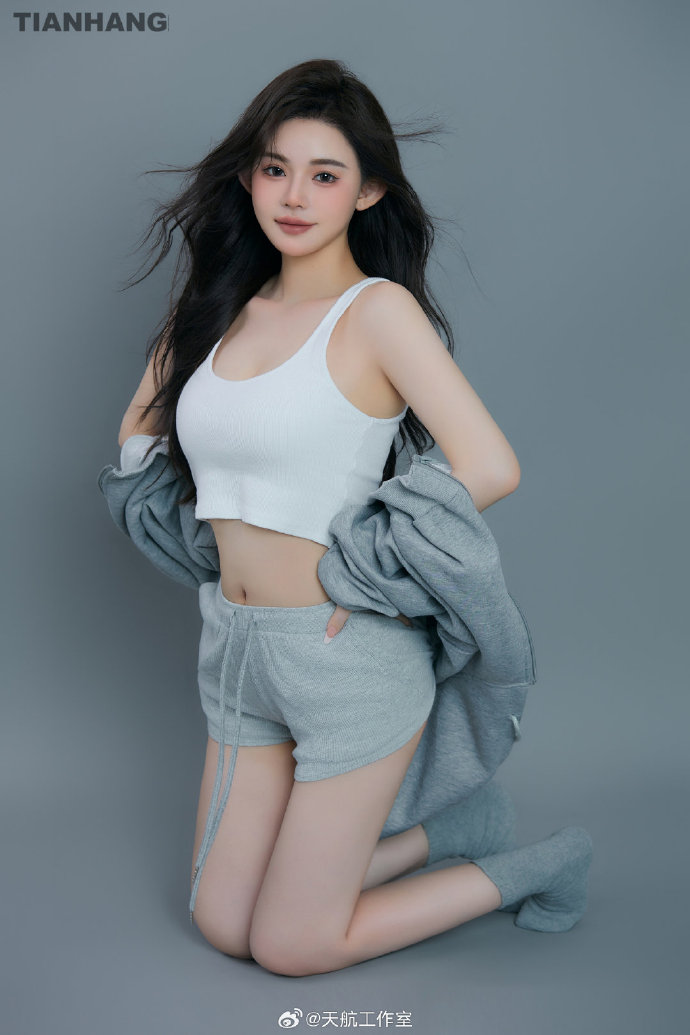 颜值爆表却剧情槽点满满，张凌赫王楚然新剧《这一秒过火》首播受热议