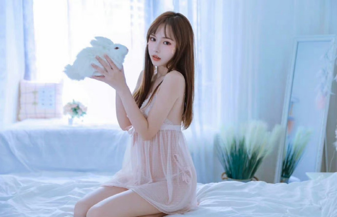 谢贤前女友CoCo账号头像变黑引发网友感慨